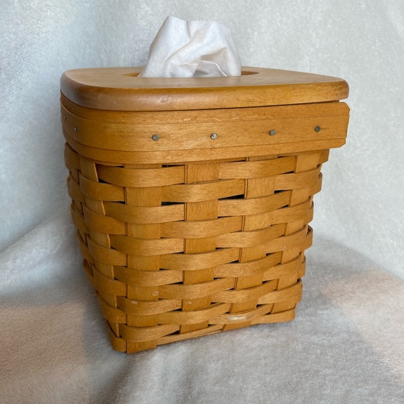 Longaberger Tall Tissue Basket W/Lid. Signed Numbered. Liner. Sz. 6.5” Square. - Picture 3 of 12
